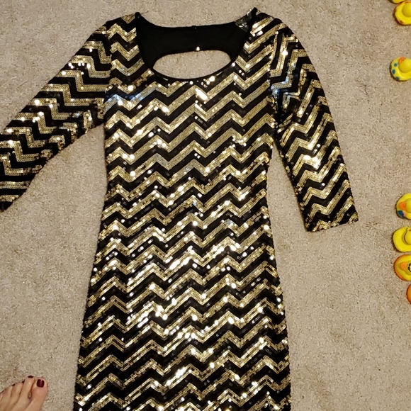 Black and gold holiday party dress - Picture 2 of 5